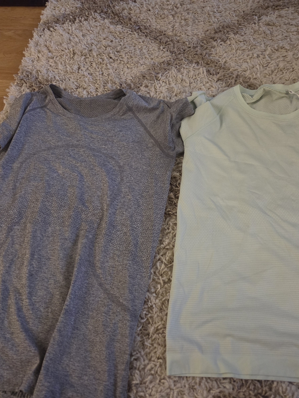 lululemon athletica Short Sleeve Tee Duo - Gray & Light Green